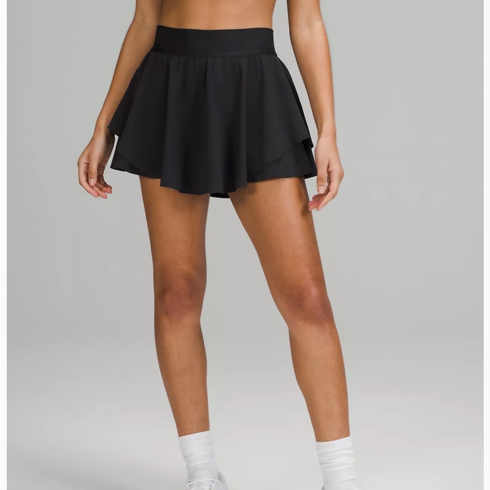 Lululemon court rival HR skirt